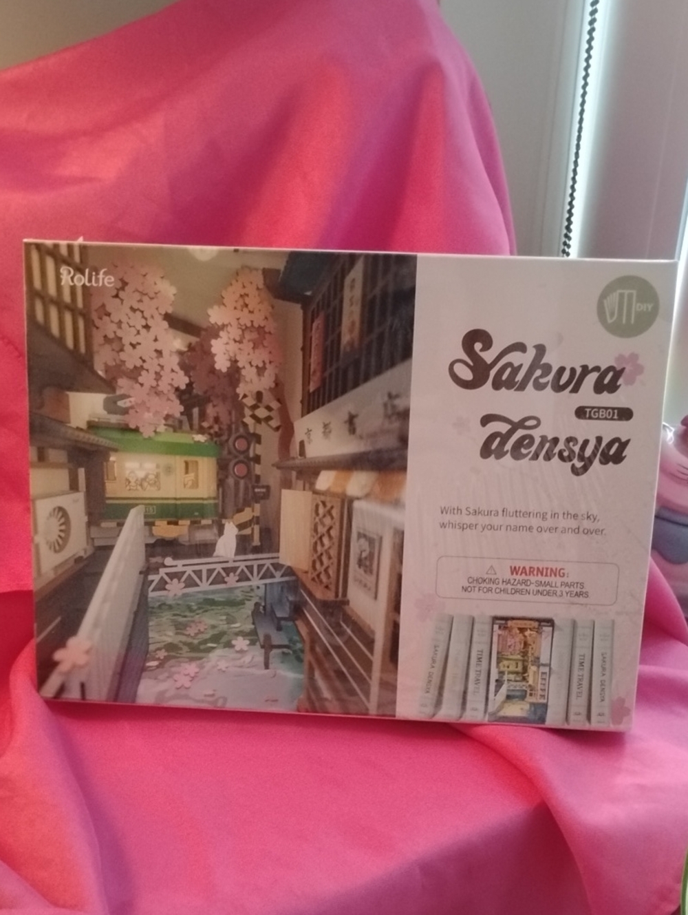 Sakura Densya Bookends Miniature DIY Kit - Pink Accents
